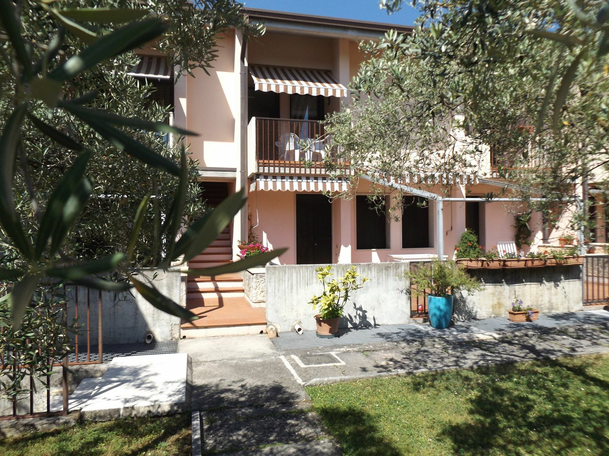 Appartement Residenza Riviera Degli Olivi à Torri Del Benaco Extérieur photo